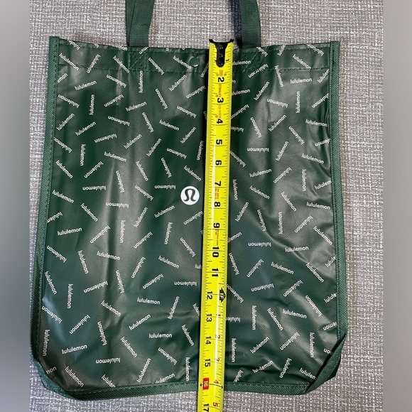 Lululemon Large recyclable reusable tote shopping bag green/white - Picture 4 of 8